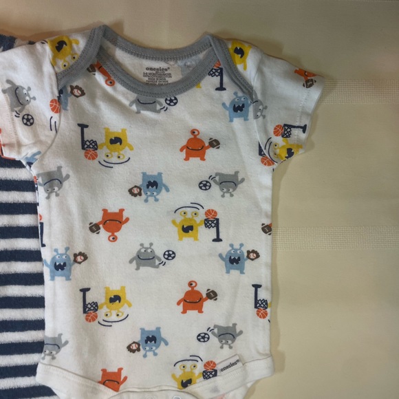 3 Piece Monster Theme Baby - Picture 3 of 10